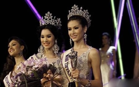 泰国最美人妖皇后 rose和Poy谁最美！